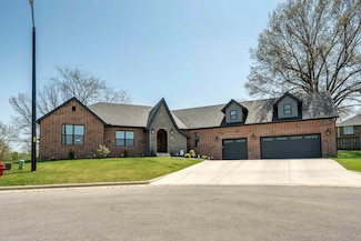 1610 E Silo Ridge Dr, Ozark, MO 65721