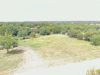 9101 Valley View Ct, Cleburne, TX 76033