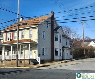 37 E Pennsylvania Ave, Pen Argyl, PA 18072
