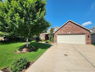 4205 N Narcissus Ave, Broken Arrow, OK 74012
