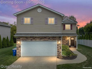 70 Fountain Park Dr, Waterford Township, MI 48327