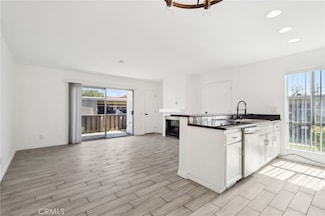 2827 S Fairview St Unit O, Santa Ana, CA 92704