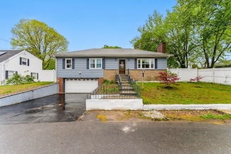 11 Rule Ln, Lowell, MA 01854