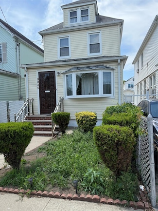 9030 202nd St, Hollis, NY 11423
