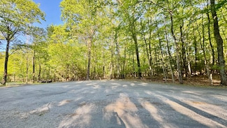19 Princess Ln, Neola, PA 18360