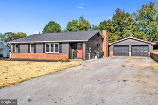 211 Della Ln, Boonsboro, MD 21713