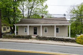 17 Main St, Plainfield, CT 06374