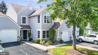 228 Hawthorne Ct N, Wyomissing, PA 19610