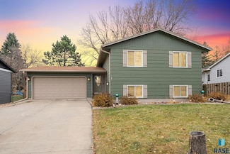5105 E 17th St, Sioux Falls, SD 57110