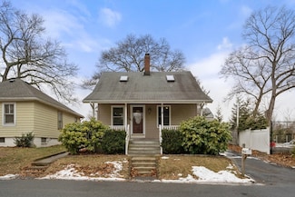 74 Perrin Ave, Seekonk, MA 02771
