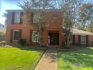 10 Robinwood Place, Jackson, MS 39211