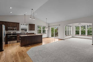 4902 Brooklyn Ln, Saint Paul, MN 55123