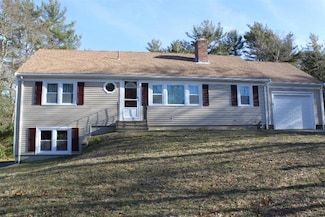 33 Mariner Cir, Cotuit, MA 02635