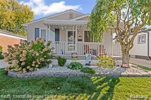 19430 Williamson St, Clinton Township, MI 48035