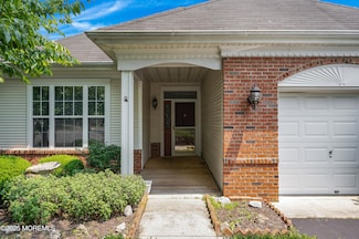 31 Goldenedge Way, Lakewood, NJ 08701