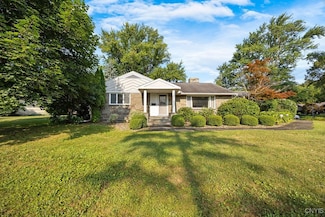 14 Pebble Hill Rd N, Syracuse, NY 13214