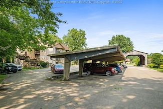 310 Oakbridge Dr, Hurricane, WV 25526