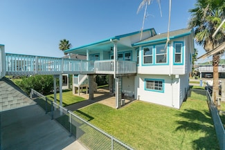 385 Ling St, Hitchcock, TX 77563