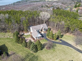 272 Saint Annes Pkwy, Hudson, WI 54016