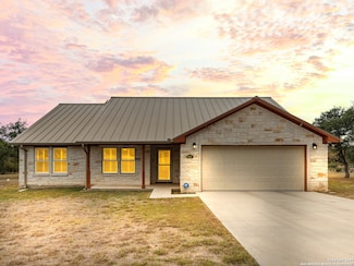 8101 Ozark Dr, San Marcos, TX 78666