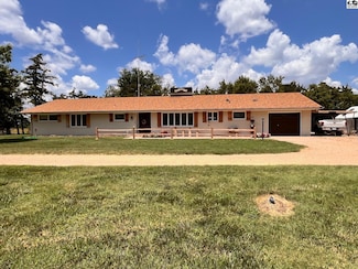 1420 11th Rd, Lyons, KS 67554