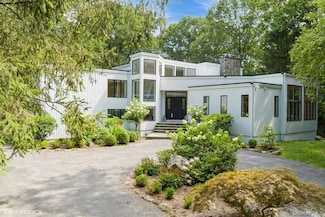 4 Hemlock Hollow Place, Armonk, NY 10504