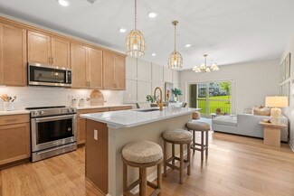 300 Martins Landing Unit 102, North Reading, MA 01864