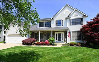 26966 Arbor Ln, Olmsted Falls, OH 44138