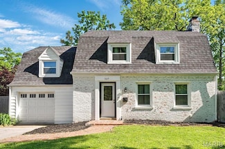 517 Mclain Ln, Saint Louis, MO 63122