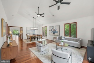 7512 Far Hills Dr, Towson, MD 21286