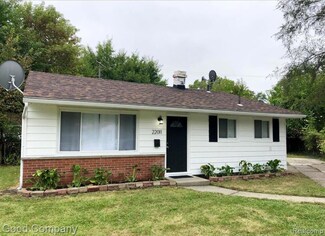 22011 Vale St, Oak Park, MI 48237