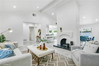 2392 E El Chorro Way, Palm Springs, CA 92264