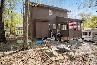 1231 Kensington Dr, East Stroudsburg, PA 18301