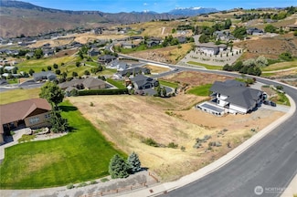 443 W Rolling Hills Ln, Wenatchee, WA 98801