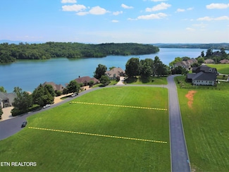 210 Cormorant Dr, Vonore, TN 37885