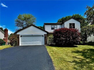 10 Pennicott Cir, Penfield, NY 14526