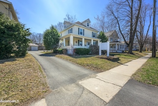 92 Elm St, Pittsfield, MA 01201