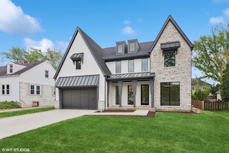 613 S Chatham Ave, Elmhurst, IL 60126