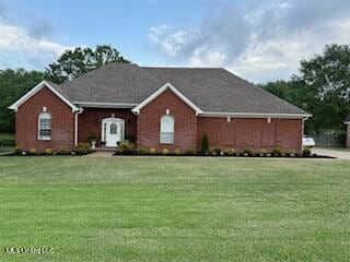 104 Leslie Dr, Senatobia, MS 38668