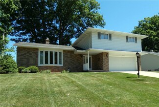 7451 Bartholomew Dr, Middleburg Heights, OH 44130
