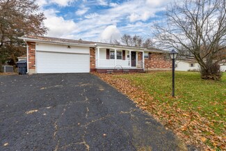 241 Oak Meadow Dr, Pataskala, OH 43062