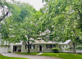3 Saddle Run Rd, Hanover, NH 03755