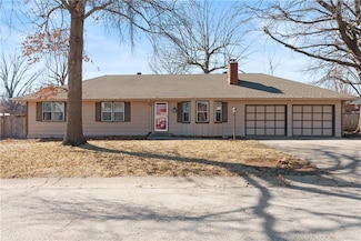 717 Oak St, Wellington, MO 64097