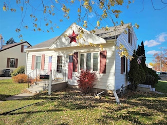 743 Madison St, Neenah, WI 54956