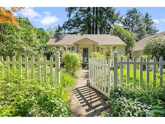 871 8th St, Lake Oswego, OR 97034
