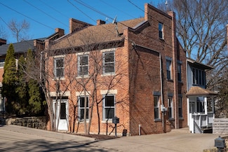 106 N Dodge St, Galena, IL 61036
