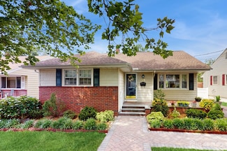 131 Hazelwood Ave, Metuchen, NJ 08840
