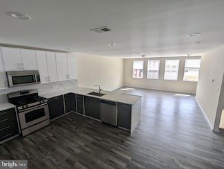 800 N 48th St Unit 20, Philadelphia, PA 19139