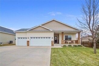 4925 Andrews Place, Pleasant Hill, IA 50327