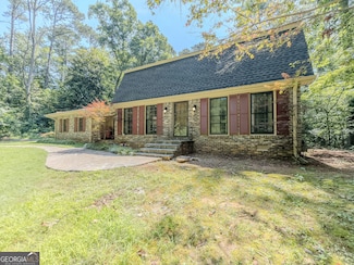 2037 Stoneleigh Dr, Stone Mountain, GA 30087